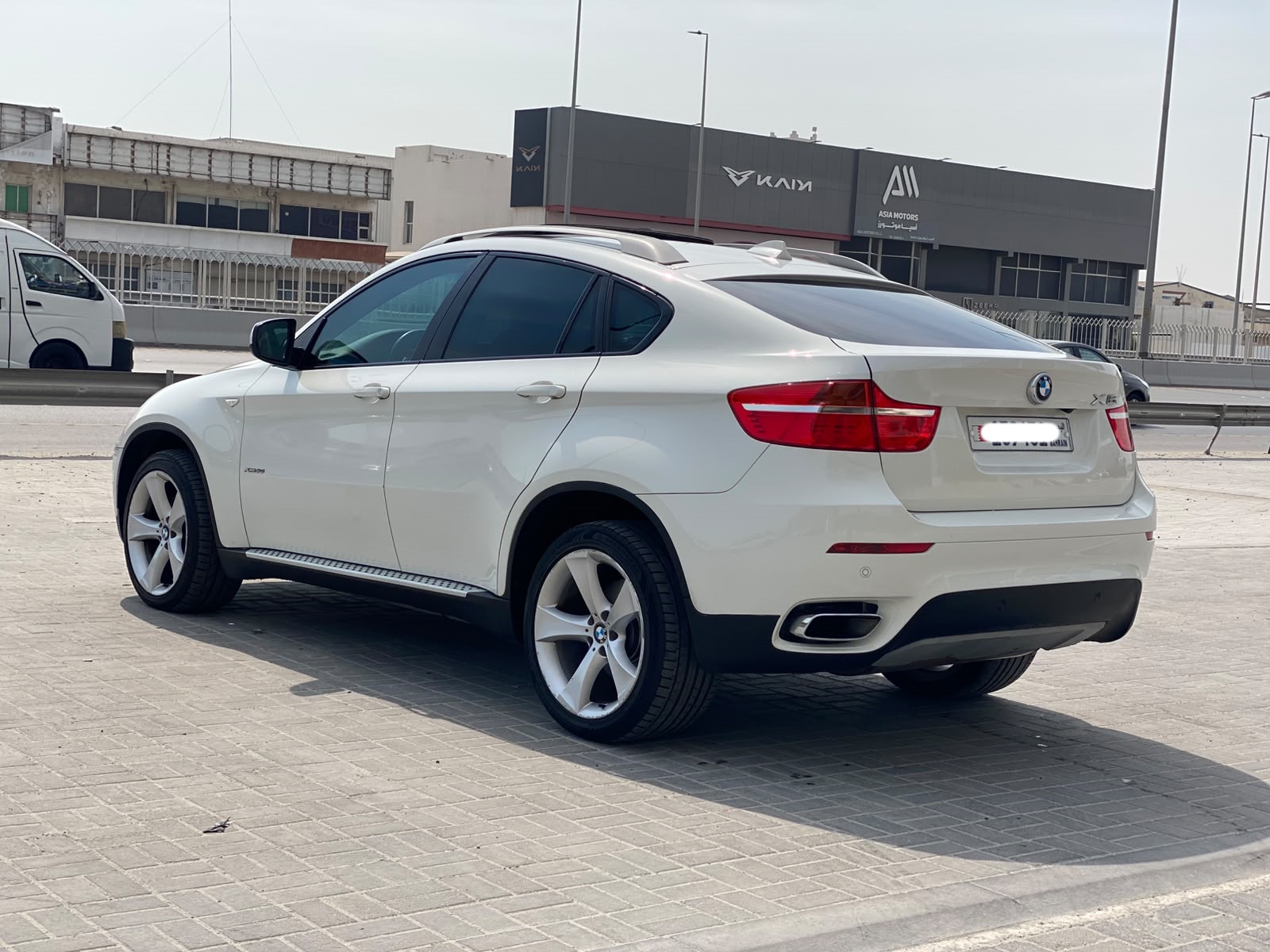BMW X6 / 2011 (White)
