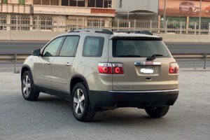 GMC Acadia 2011 (Gold)