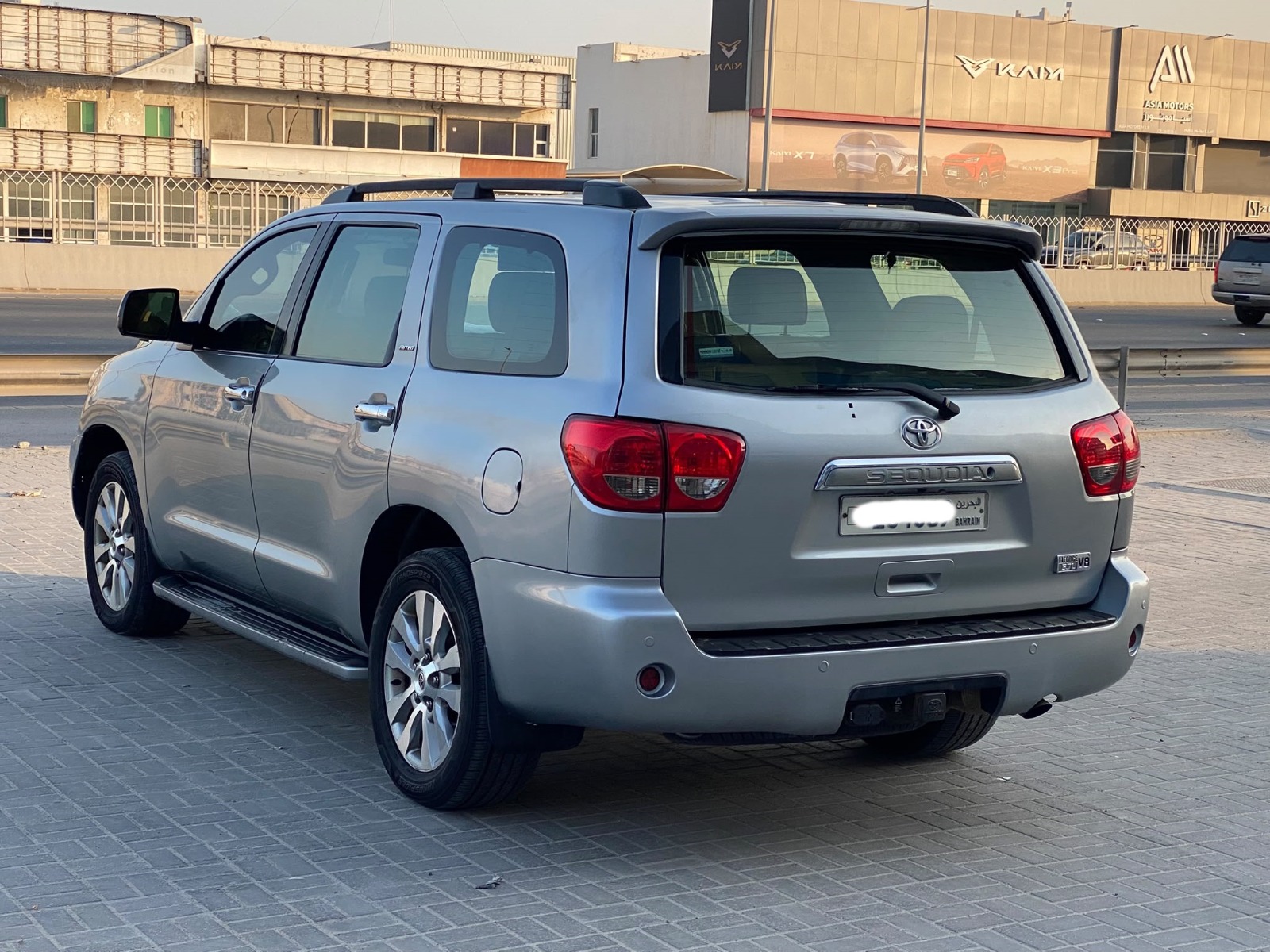 Toyota Sequoia 2012 (Silver)