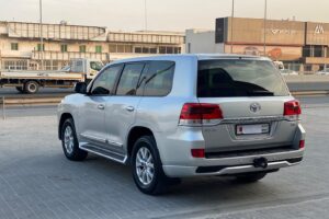 Toyota Land Cruiser GX-R 2016 (Silver)