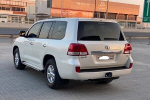 Toyota Land Cruiser GX-R 2010 (White)
