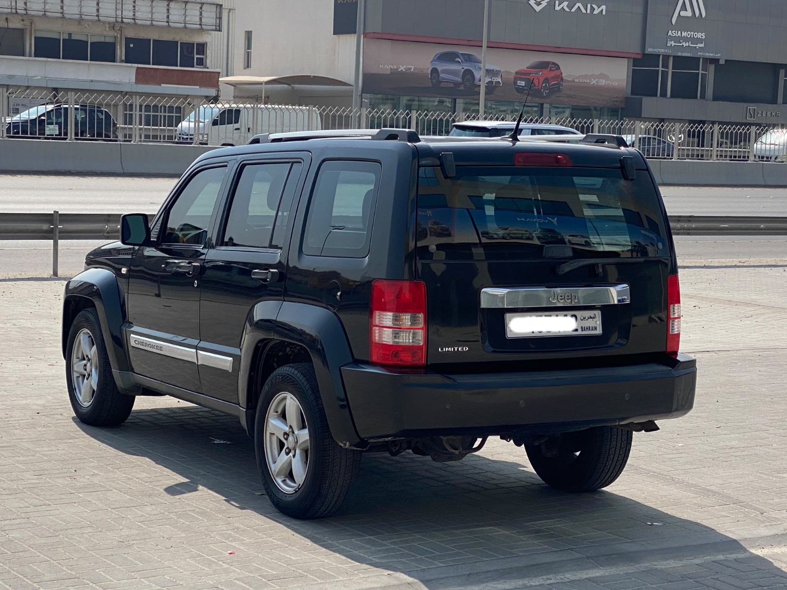 Jeep Cherokee LTD 2011 (Black)