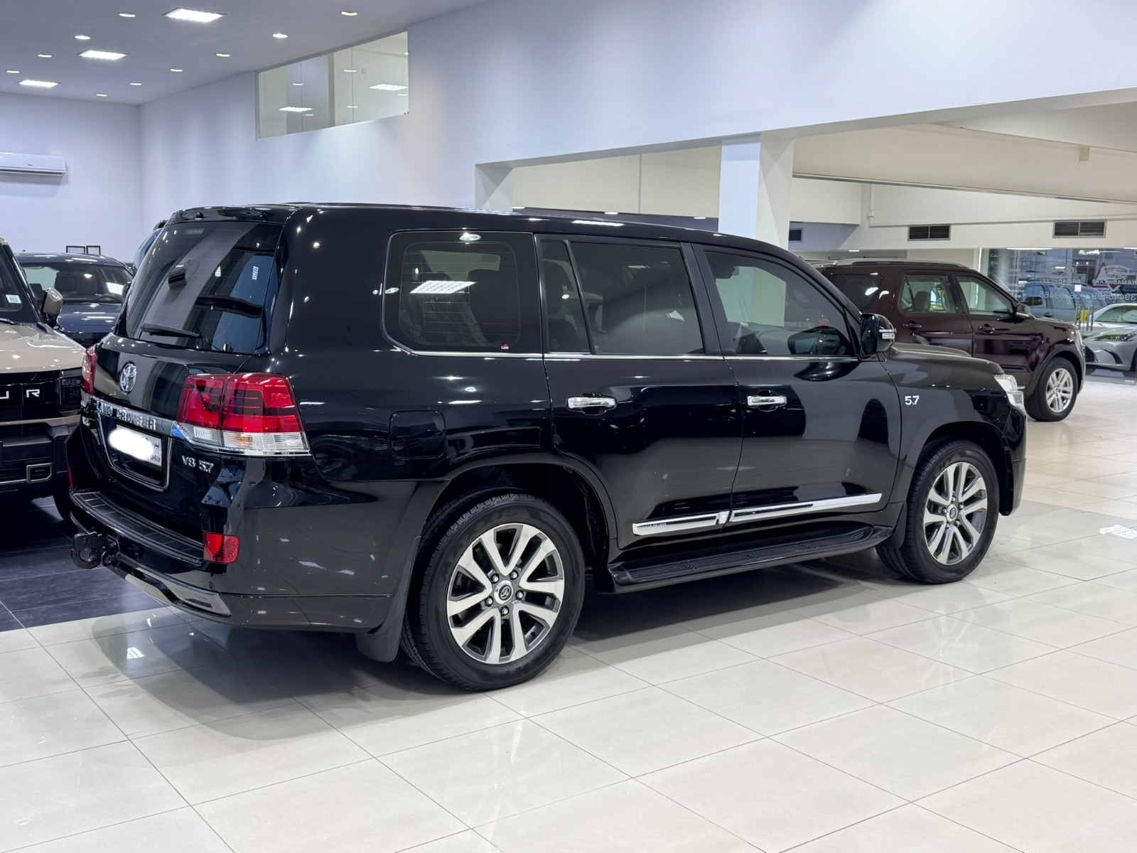 Toyota Land Cruiser VX-S 2016 (Black)