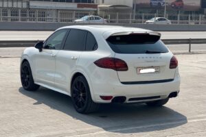 Porsche Cayenne GTS 2014 (White)