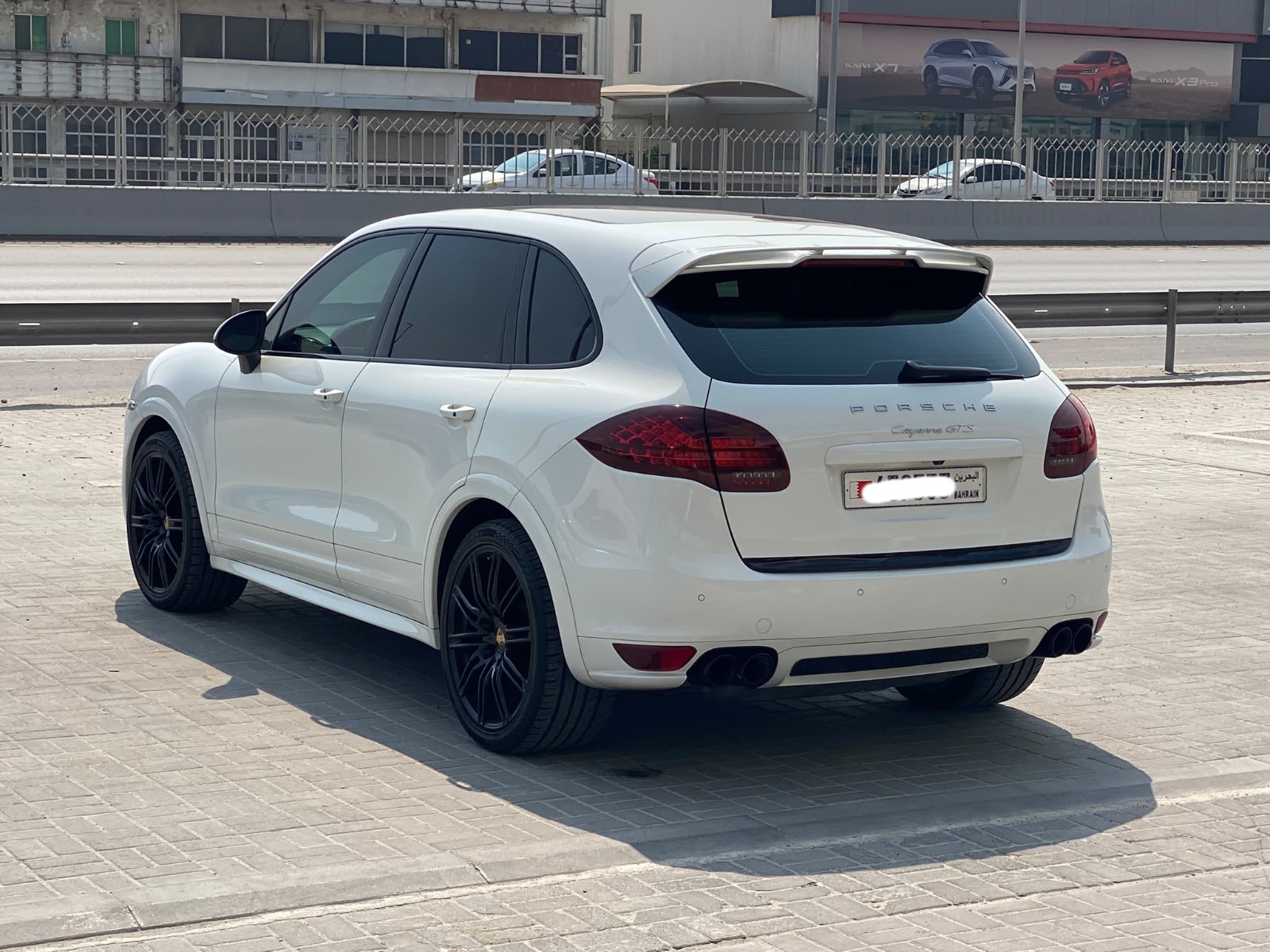 Porsche Cayenne GTS 2014 (White)