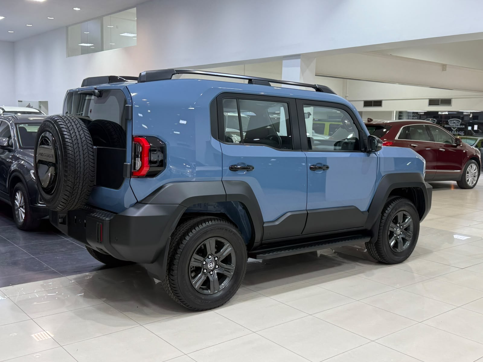 Toyota FJ-Cruiser 2027 (Blue)