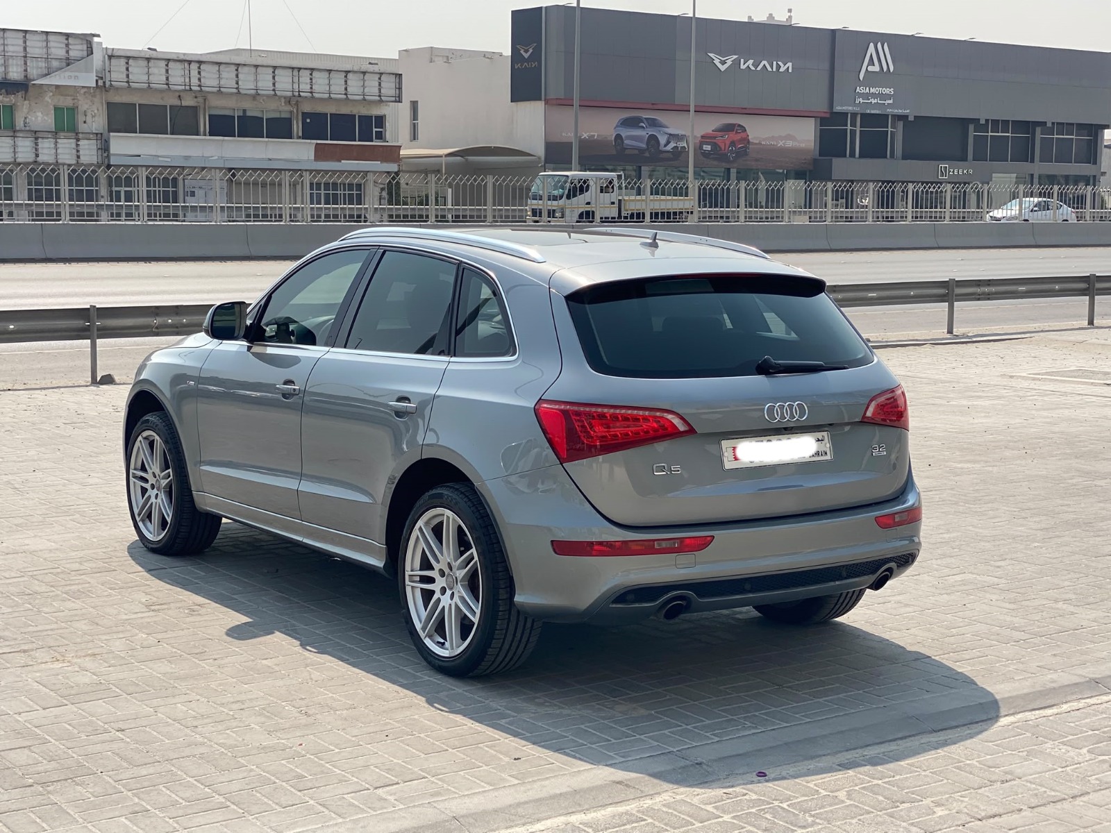 Audi Q5 / 2010 (Grey)