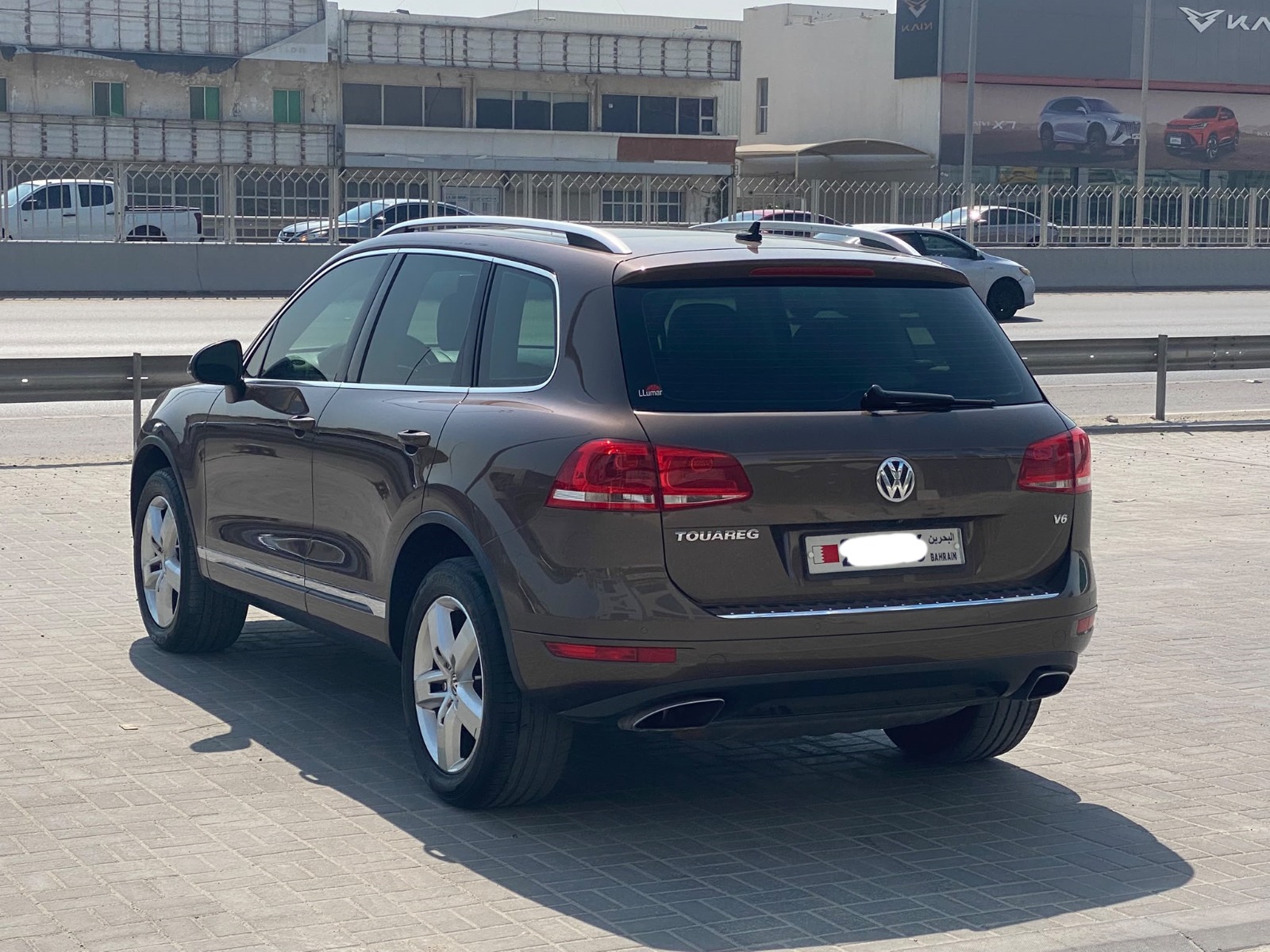 Volkswagen Touareg 2014 (Brown)