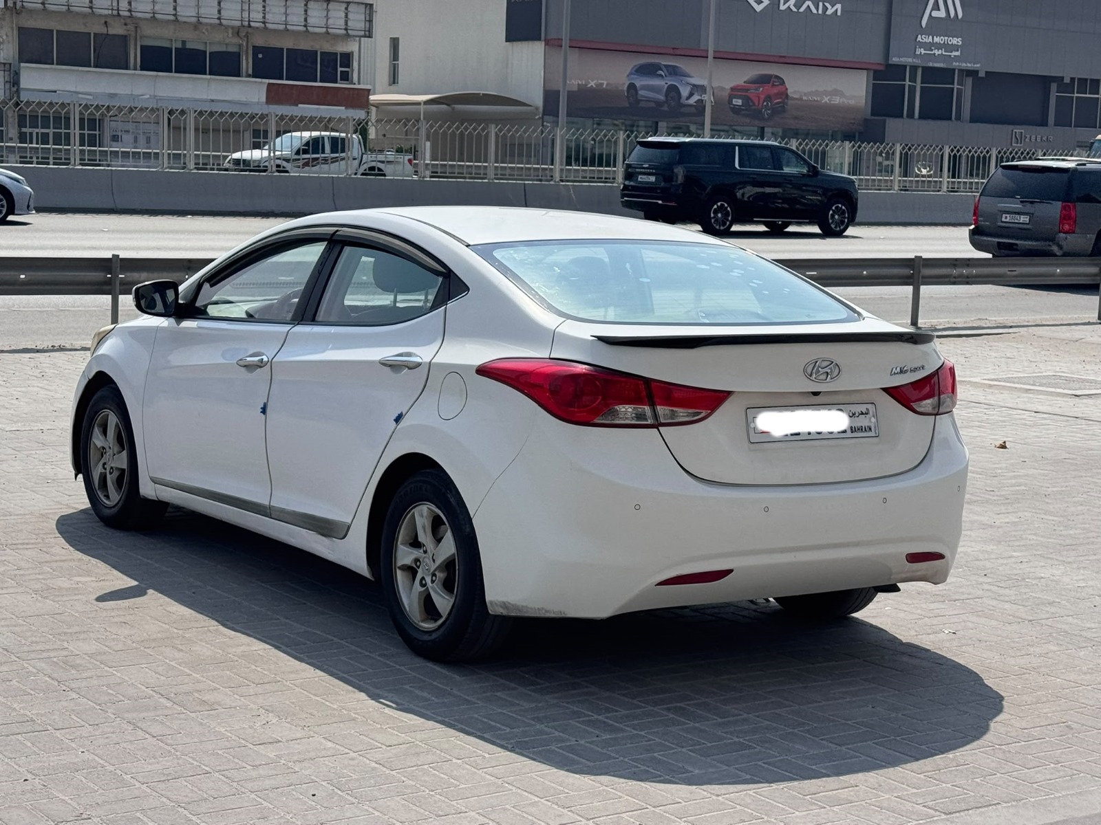 Hyundai Elantra 2016 (White)