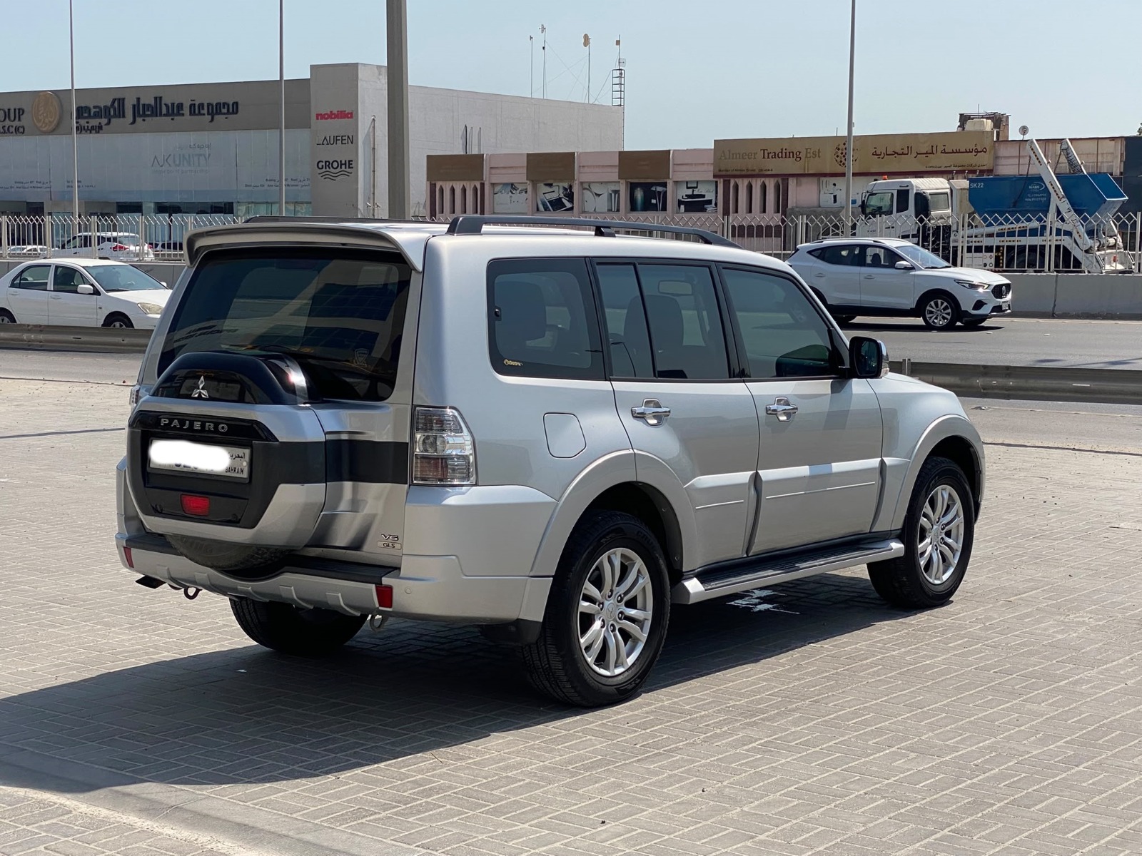 Mitsubishi Pajero GLS 2020 (Silver)