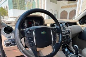 FOR SALE: LAND ROVER LR4 Model: 2010