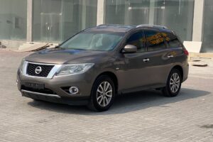 Nissan Pathfinder 2015 (Grey)