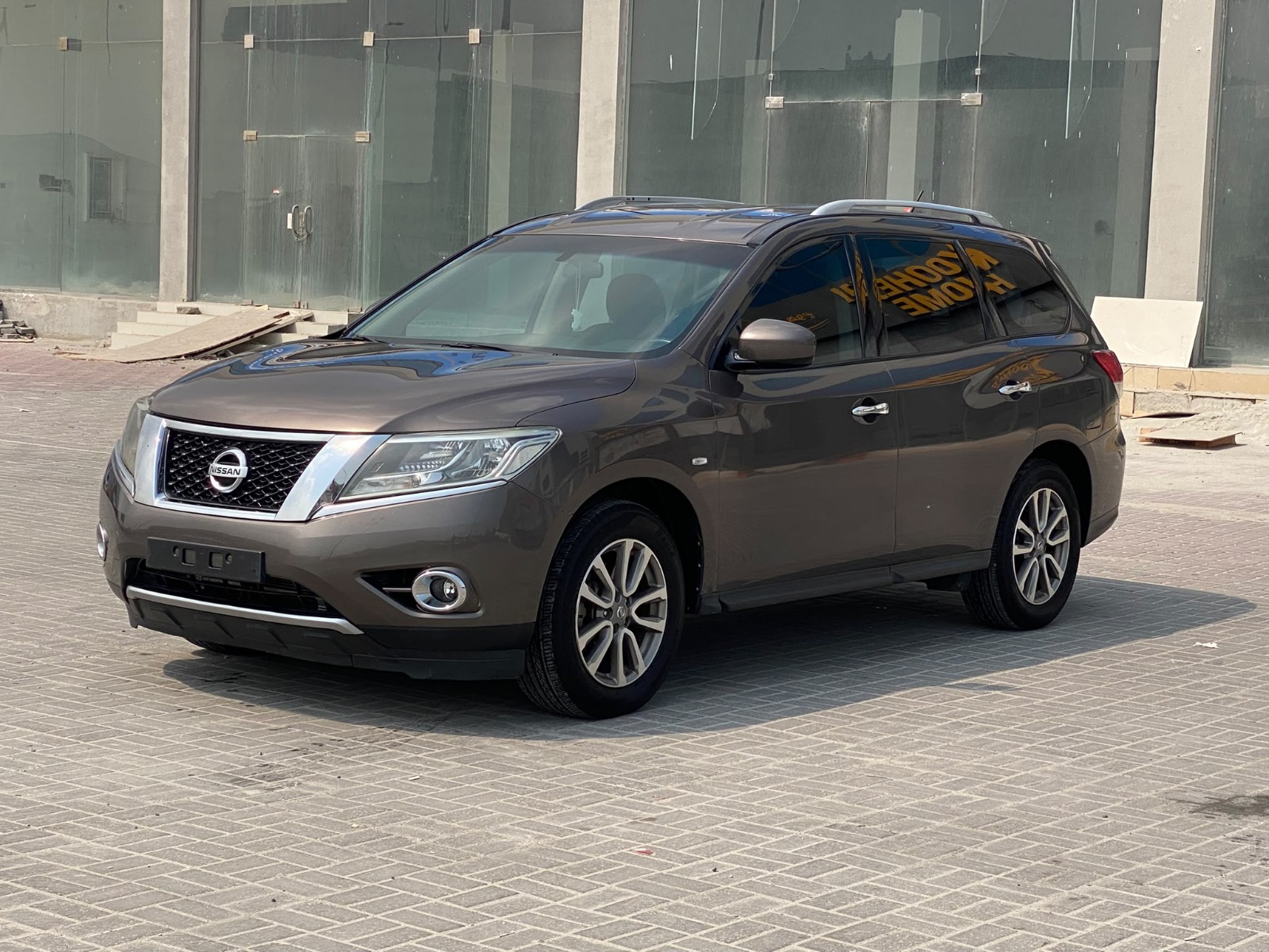 Nissan Pathfinder 2015 (Grey)