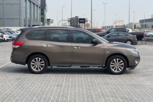 Nissan Pathfinder 2015 (Grey)